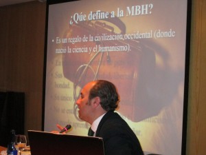 Trujillo defiende los valores de la Medicina basada en Humanismo