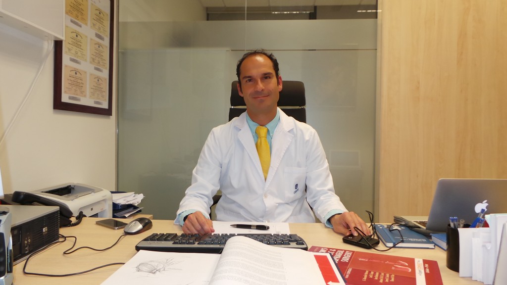 El Dr. César Ramírez es cirujano especializado en cirugía oncológica. Málaga